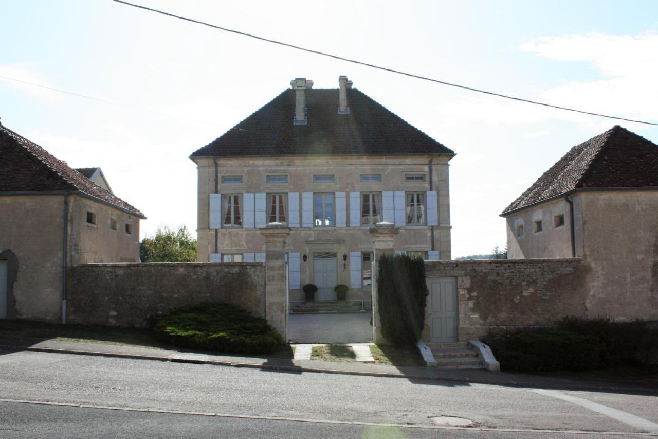 Le Vieux Presbytere Confracourt Екстер'єр фото